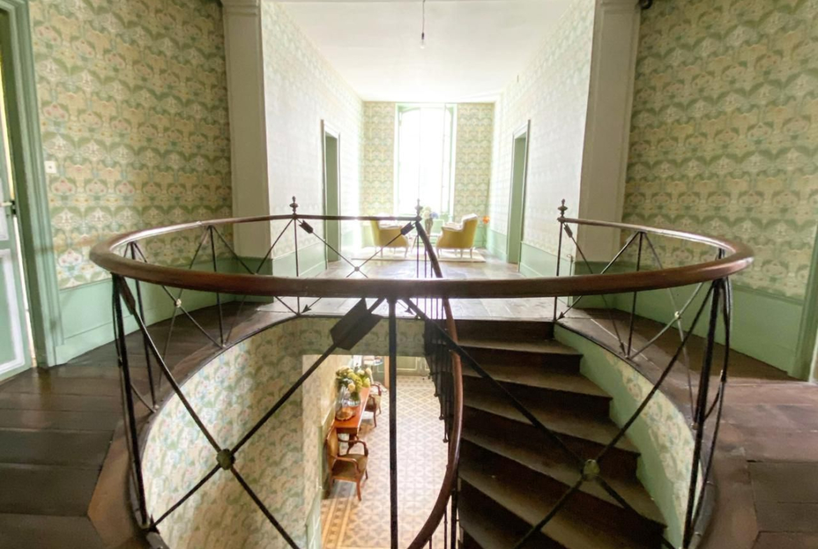 photo_61f97181fd222252cf9810e7ec2711f8